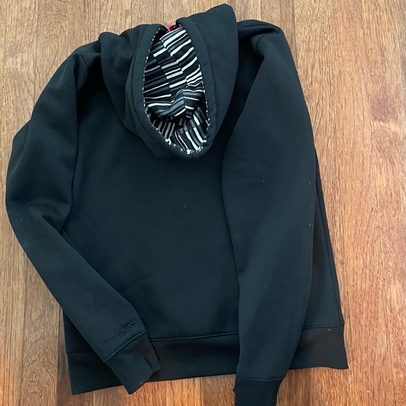 Under Armour Sweatshirt. - Picture 2 of 3